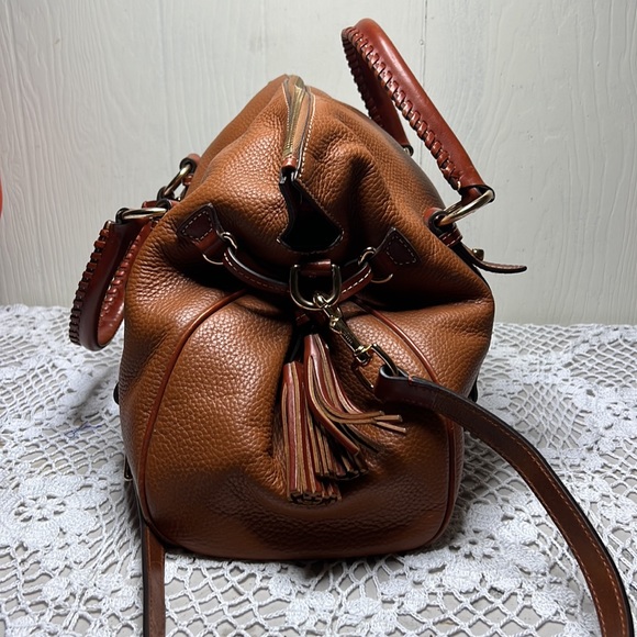 Gently used brown leather Dooney and Bourke purse - Picture 2 of 7